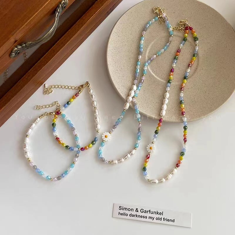Adjustable pearl necklace design