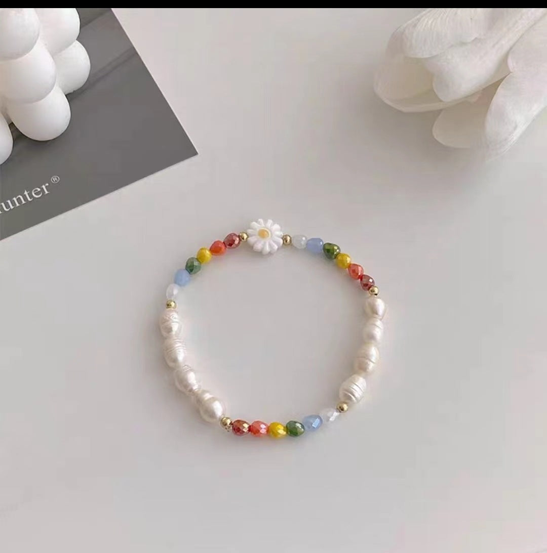 Lightweight pearl flower necklace