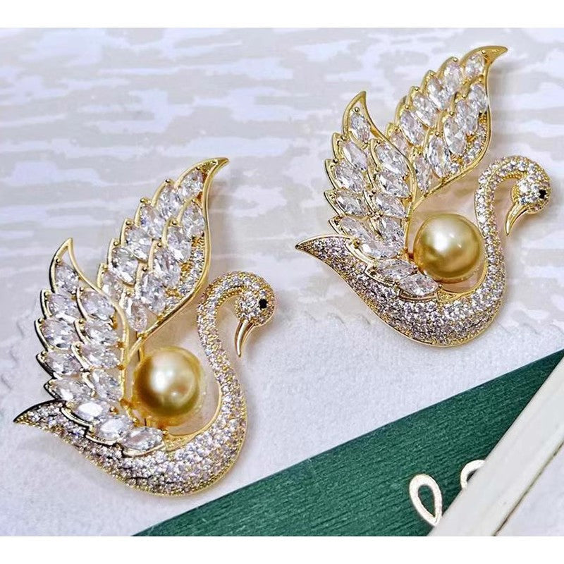 Fashion accessory with pearl effect image 7