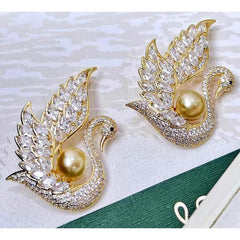 Fashion accessory with pearl effect image 7