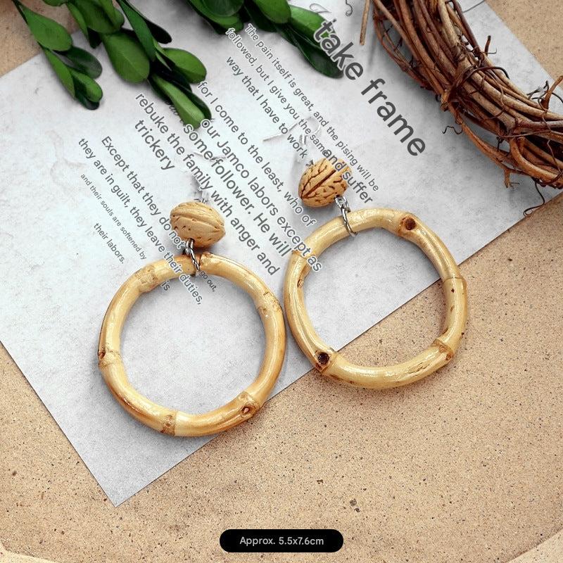 Fashionable dangle earrings for casual wear