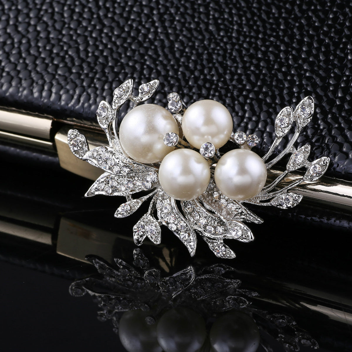 Stunning floral brooch with rhinestones image 2