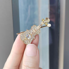 Chic Brooch with shimmer finish