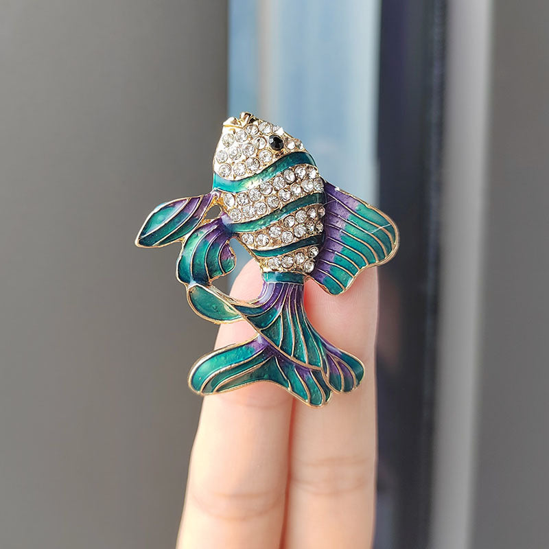 Unisex fashion brooch for all occasions