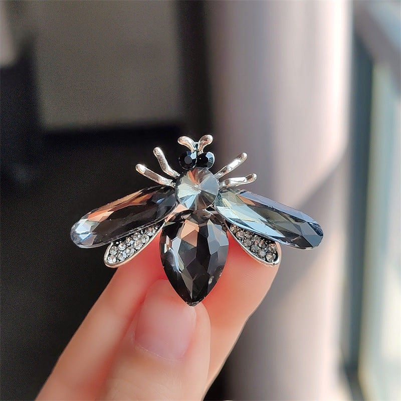 Elegant insect pin on display image 10