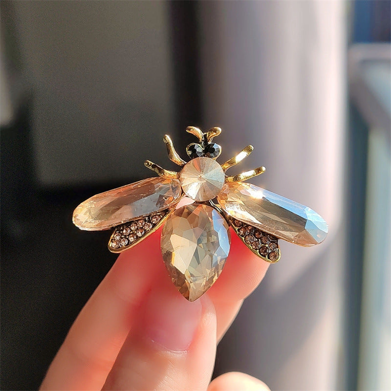 Elegant Bee Pin design showcasing rhinestones image 2