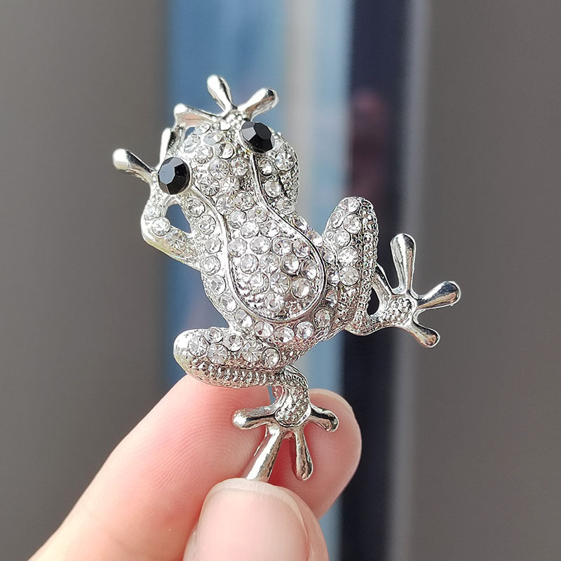 Charming Frog Brooch image 2 showing details
