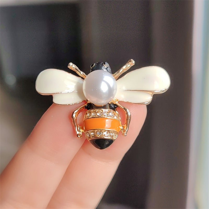 Elegant Bee Brooch Close-up for Detail Image 6