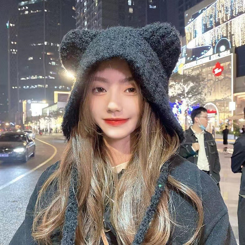Trendy women's winter hat image