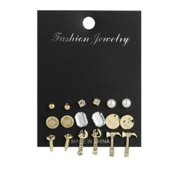 Adorable daisy stud earrings - perfect touch