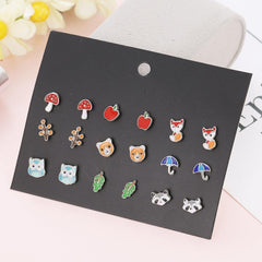 Close-up of fox earrings and their details