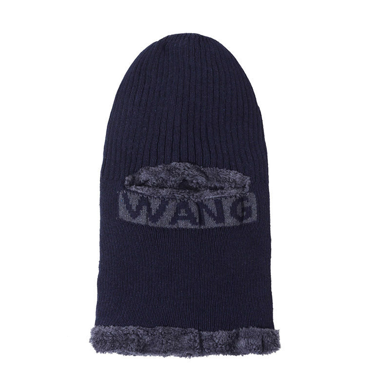 Men's cycling beanie in a casual setting